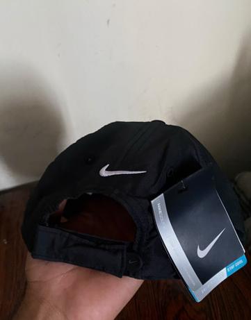 Nike Men`s Black Hat
